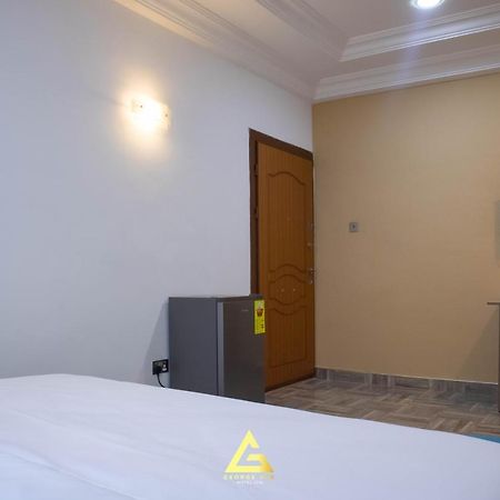 George Vee Hotel Ltd 쿠마시 외부 사진