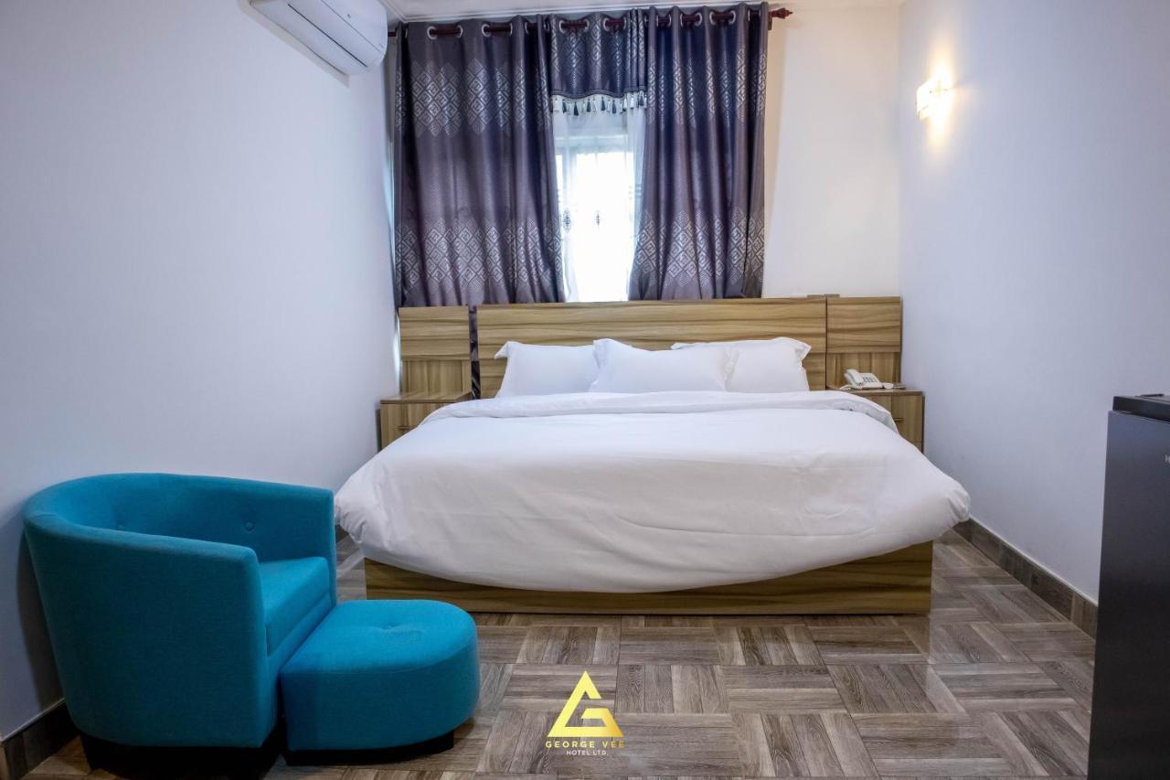 George Vee Hotel Ltd 쿠마시 외부 사진