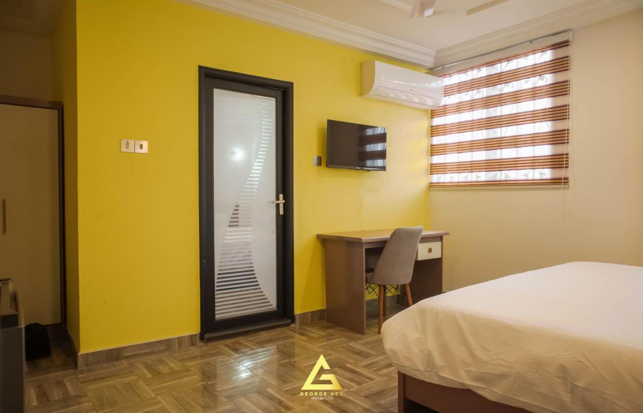 George Vee Hotel Ltd 쿠마시 외부 사진